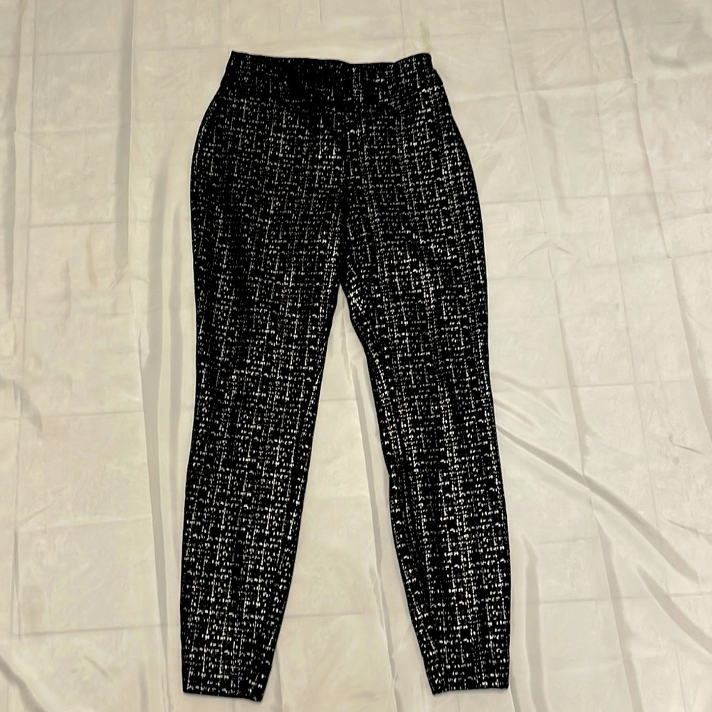 New York and Company Pull on Dress Pant (S)